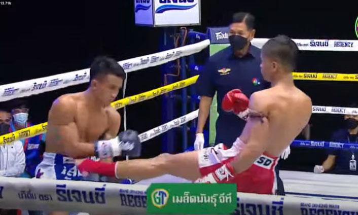 โดนลูกถีบ จุกจนคายของเก่าออก