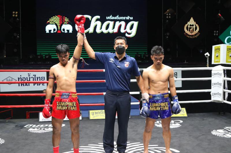 คู่ที่ 4 พิกัด 148 ปอนด์...รุ่งแสงตะวัน ส.พาราษฎร์ ...ชนะคะแนน... เอกมงคล แฟร์​เท็กซ์