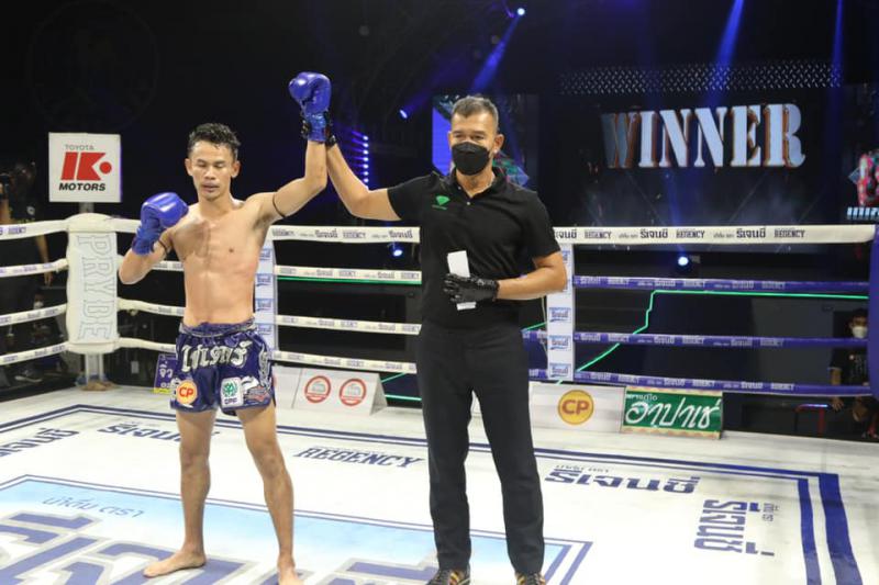 และคู่สุดท้ายคู่ที่ 4  พิกัด 118 ปอนด์...เดชเพชร ว.สังข์ประไพ ...แพ้คะแนน.. เพชรมงคล อ.ปิติศักดิ์