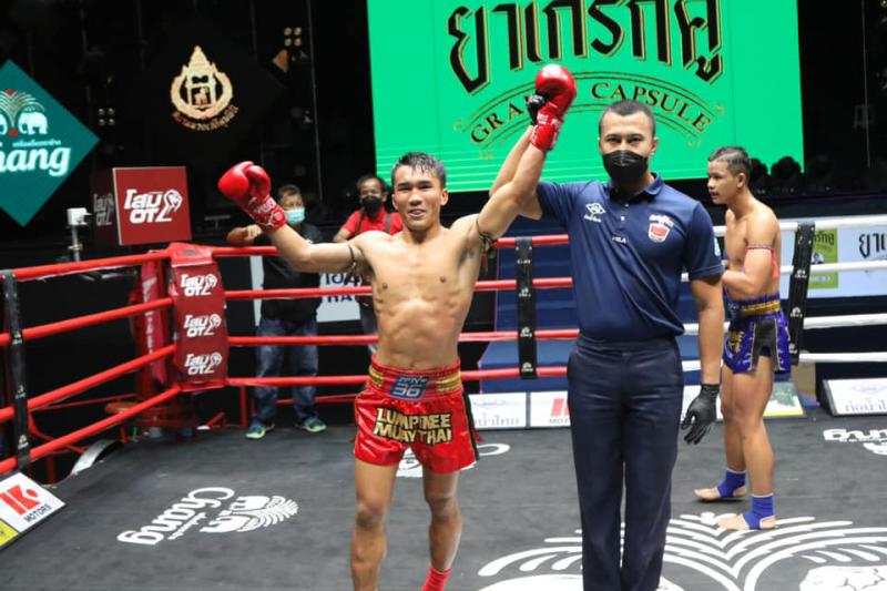 คู่ที่ 3 พิกัด 123 ปอนด์...ดาบดำ ปตท.ทองทวี ...ชนะคะแนน... ซันโว บูมเด็กเซียน