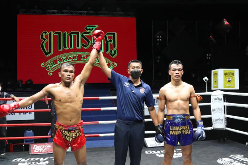 คู่ที่ 4 พิกัด 159 ปอนด์...รุ่งรัตน์ พุ่มพันธุ์ม่วง ...ชนะคะแนน... ศรขาว ศิษย์กำนันลือ
