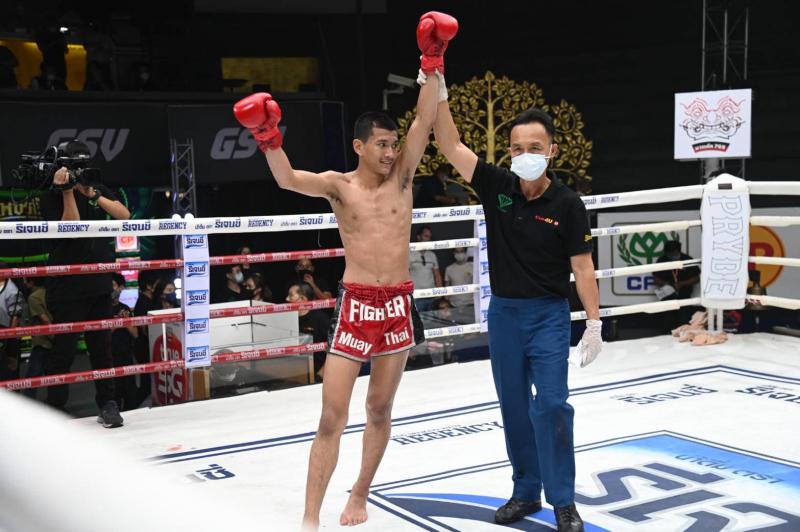 และคู่สุดท้าย คู่ที่ 4  พิกัด 123 ปอนด์...ยอดธง สจ.โต้งปราจีน ...ชนะคะแนน... ซุปเปอร์เล็ก จิตรเมืองน