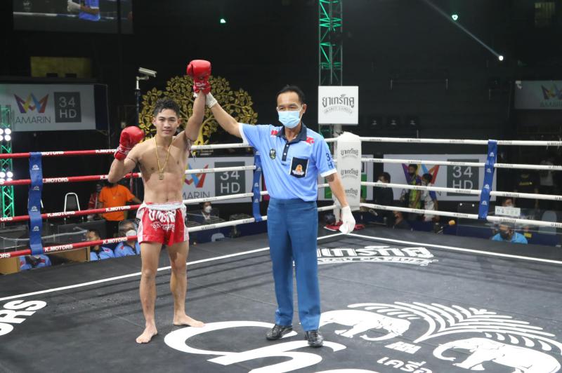และคู่สุดท้าย คู่ที่ 4  พิกัด 115 ปอนด์...เพชรสมหมาย ส.สมหมาย ...ชนะคะแนน... โชคเพลิงฤทธิ์ ภ.หลักบุญ