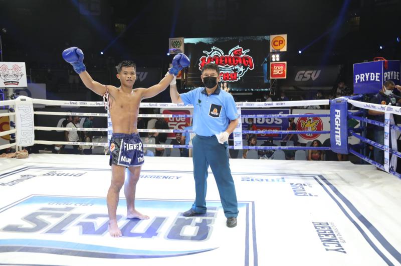 และคู่สุดท้าย คู่ที่ 4  พิกัด 133 ปอนด์...ซุปเปอร์เจ๋ง ทีเด็ด 99 ...แพ้คะแนน... ชาติชนินทร์ อภิชาติม