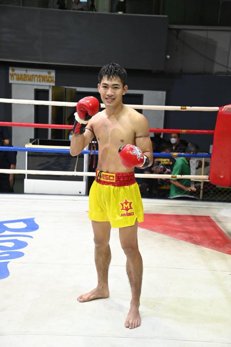 คู่ที่ 3 พิกัด 118 ปอนด์...เพชรสมหมาย ส.สมหมาย ...ชนะคะแนน... จักรดาว เพชรเกียรติเพชร
