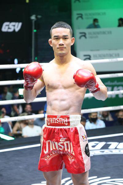 และคู่สุดท้าย คู่ที่ 4  พิกัด 125.5ต่อ127.5 ปอนด์...คมเพชร โชติบางแสน ...ชนะคะแนน... เพชรโฟกัส แอ๊ดส