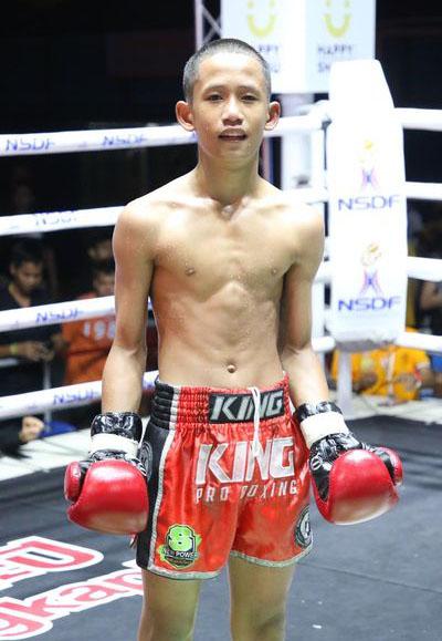 คู่ที่ 8 พิกัด 39 กก. พันโท พี.เค.แสนชัยมวยไทยยิม ...ชนะคะแนน... แสนเพชร ส.ราชภูมิ