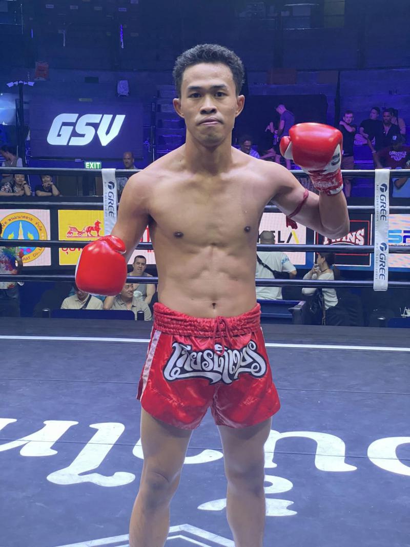 และคู่สุดท้าย คู่ที่ 7  พิกัด 126 ปอนด์ ร็อกกี้ ว.วรรณทวี ...ชนะคะแนน... เพชรพายุ ทต.กุดน้ำใส
