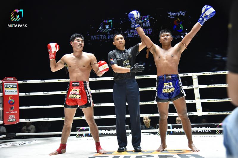 และคู่สุดท้าย คู่ที่ 6  สายน้ำเพชร มวยไทยแอคทีพ ...แพ้คะแนน... เมืองทรัพย์ เกียรติทรงฤ