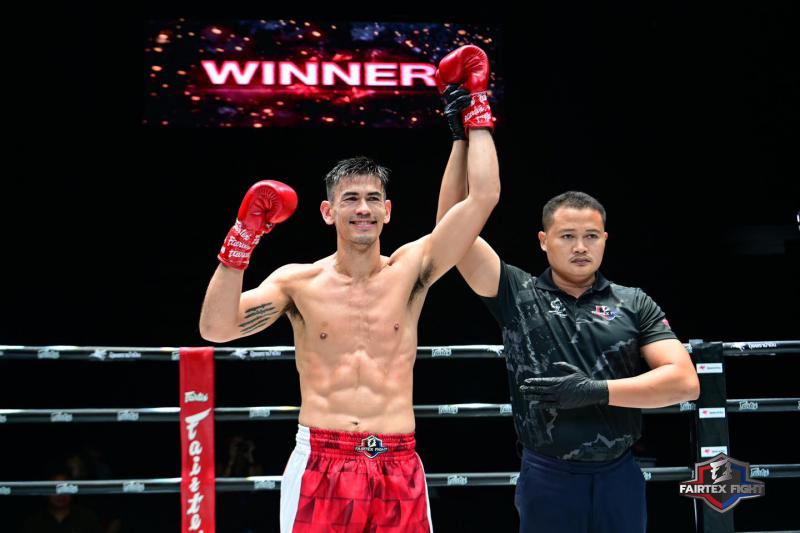 และคู่สุดท้าย คู่ที่ 7  พิกัด 80 กก. แบรนดอน โมน ...ชนะน็อกยก 2... เทียร์นิฮูว ตัวส์อารัว