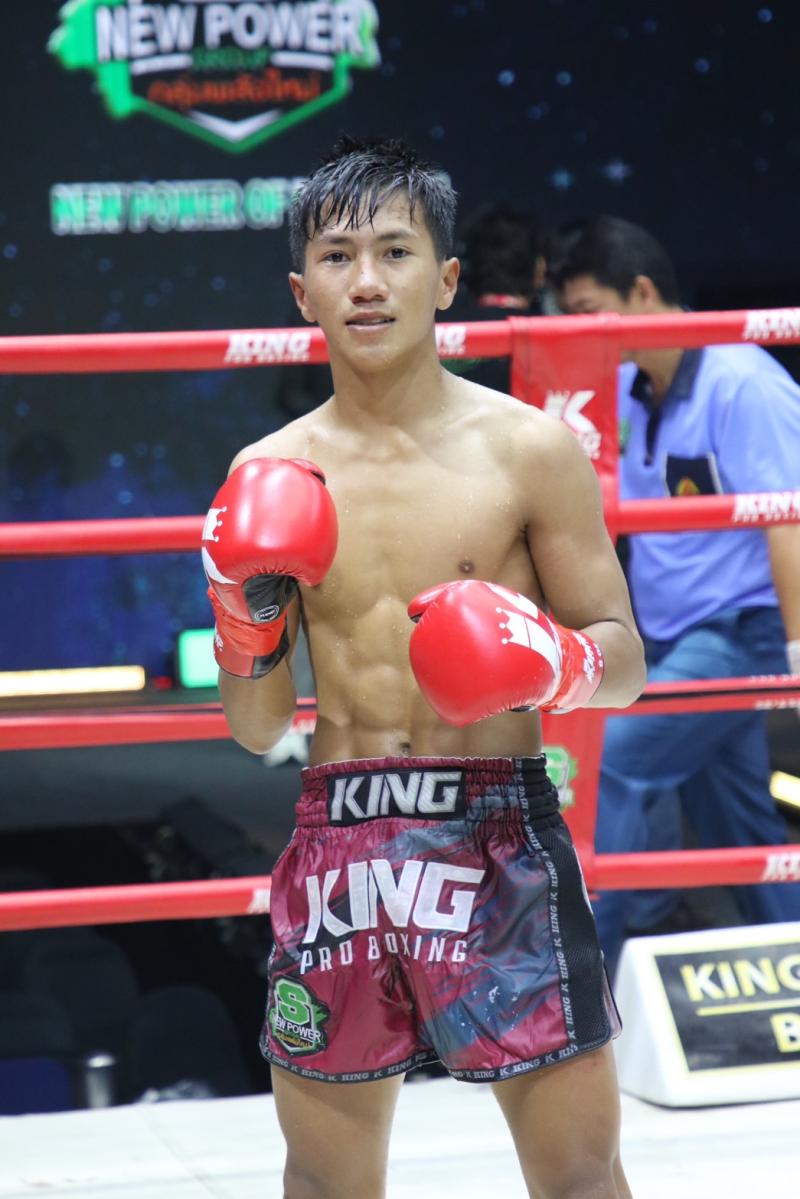 และคู่สุดท้าย คู่ที่ 8  พิกัด 45 กก. จักรกริช เกียรติฟูเฟื่อง ...ชนะคะแนน... เพชรสามโคก เดชเพชรสีทอง