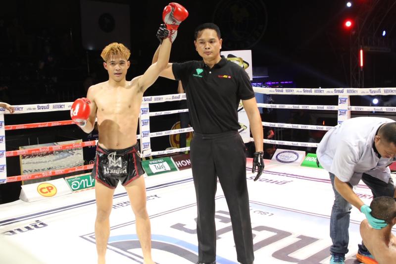 คู่ที่ 3 พิกัด 126ต่อ127 ปอนด์ เพชรเอเชีย บางแสนไฟท์คลับ ...ชนะน็อกยก 4... รุ่งเรืองเล็ก เกียรติฟ้าล