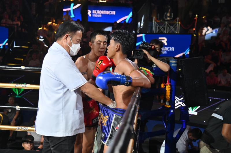 คู่ที่ 5 พิกัด 125 ปอนด์ ทวนทอง ช.ช้างยิมส์ ...ชนะน็อกยก 3... ดาวฤทธิ์ ลูกบางใหญ่