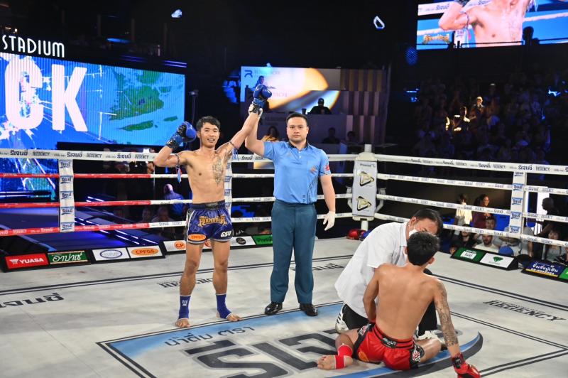 คู่ที่ 5 พิกัด 117 ปอนด์ เพชรอุบล เพชรพร้อมรบ ...แพ้น็อกยก 2... เพชรนาเรือง ส.รุ่งศักดิ์
