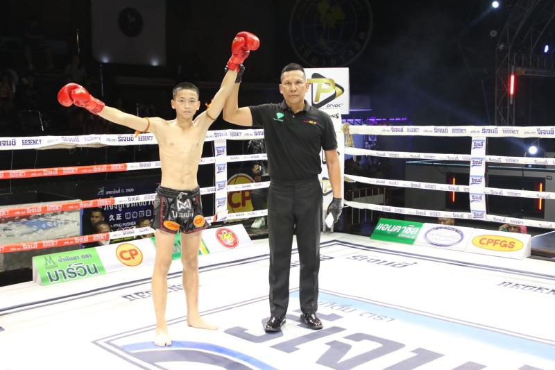 คู่แรก คู่ที่ 1 พิกัด 103 ปอนด์ ทัพหน้า ส.เปรมบุตร ...ชนะคะแนน... ป๊อกเด้ง ส.สุจิมาวิทย์