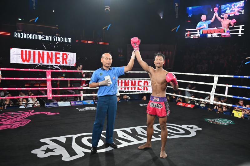 คู่ที่ 6 พิกัด 121 ปอนด์ ศักดิ์มีชัย TKD.มวยไทยยิมส์ ...ชนะคะแนน... โซดะ ส.แสนยากร