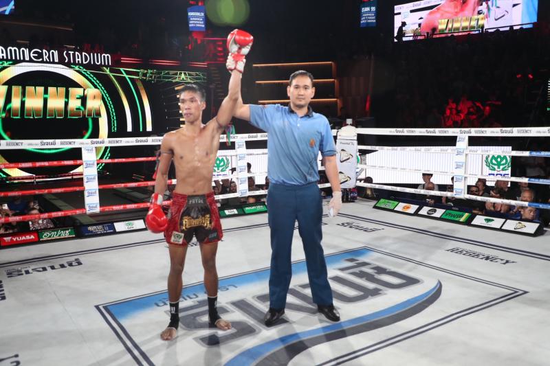 คู่ที่ 3 พิกัด 105ต่อ106 ปอนด์ ขุนหาญ ดาบทิตบางรัก ...ชนะคะแนน... ตี๋เล็ก ม.รวมใจเพื่อน คู่ที่ 3 พิกัด 105ต่อ106 ปอนด์ ขุนหาญ ดาบทิตบางรัก ...ชนะคะแนน... ตี๋เล็ก ม.รวมใจเพื่อน