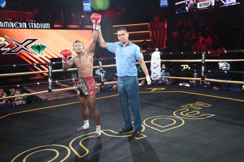 และคู่สุดท้าย คู่ที่ 8 พิกัด 133ต่อ134 ปอนด์ เพชรชลธาร ก.อดิศักดิ์ ...ชนะคะแนน... เพชรรุ่งเรือง ส.จ และคู่สุดท้าย คู่ที่ 8 พิกัด 133ต่อ134 ปอนด์ เพชรชลธาร ก.อดิศักดิ์ ...ชนะคะแนน... เพชรรุ่งเรือง ส.จ