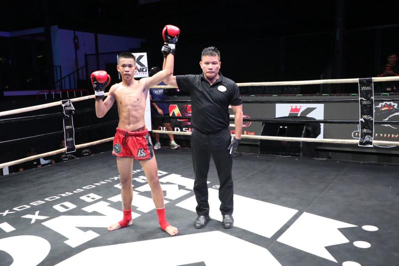 คู่ที่ 5 พิกัด 103 ปอนด์ นำโชค ต.อิทธิพร ...ชนะคะแนน... เก่งเหนือ ศิษย์วัดสระแก้ว