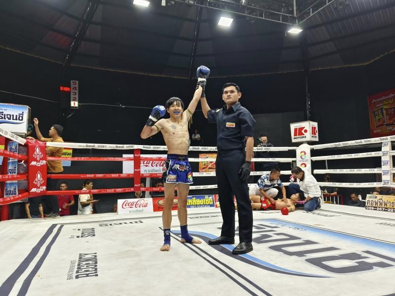 คู่ที่ 2 พิกัด 110 ปอนด์ สะเก็ดดาว ส.ศักดิ์ชรินทร์ ...แพ้น็อกยก 1... ไก่ฟ้า ศิษย์ครูเก่ง คู่ที่ 2 พิกัด 110 ปอนด์ สะเก็ดดาว ส.ศักดิ์ชรินทร์ ...แพ้น็อกยก 1... ไก่ฟ้า ศิษย์ครูเก่ง