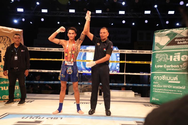 คู่ที่ 4 พิกัด 113 ปอนด์ อนันตชัย ลานนาวอเตอร์ไซด์ ...แพ้น็อกยก 3... ยอดเหล็กแหลม ต.พิทักษ์ชัย คู่ที่ 4 พิกัด 113 ปอนด์ อนันตชัย ลานนาวอเตอร์ไซด์ ...แพ้น็อกยก 3... ยอดเหล็กแหลม ต.พิทักษ์ชัย