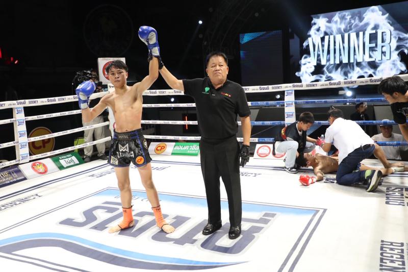 คู่แรก คู่ที่ 1 พิกัด 103 ปอนด์ วุฒิไกร บูมเด็กเซียน ...แพ้น็อกยก 2... พลล้าน ศิษย์กุญชร