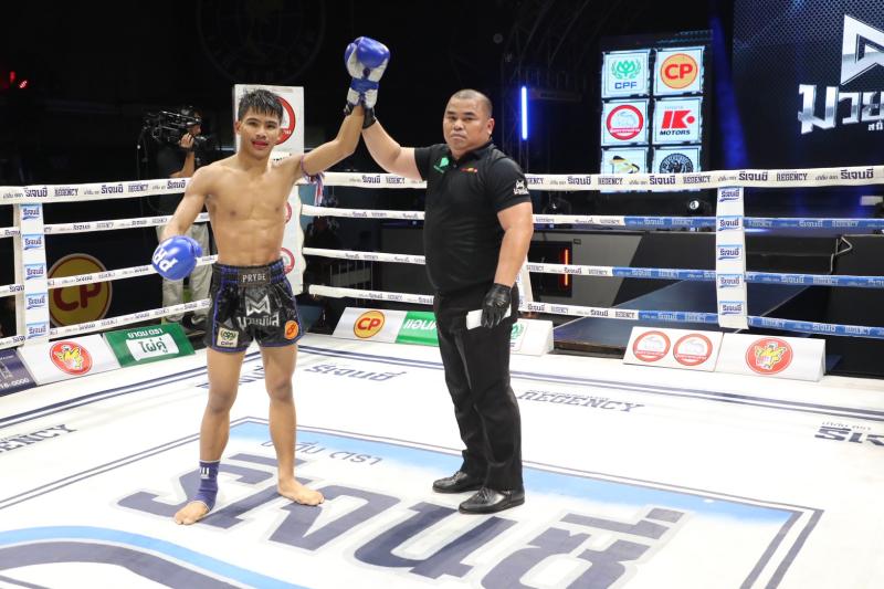 คู่ที่ 3 พิกัด 115 ปอนด์ ล้านกล้า เกียรติชัยยุทธ ...แพ้คะแนน... ฉัตรเงินเล็ก ปานนิวัฒน์มวยไทยยิมส์