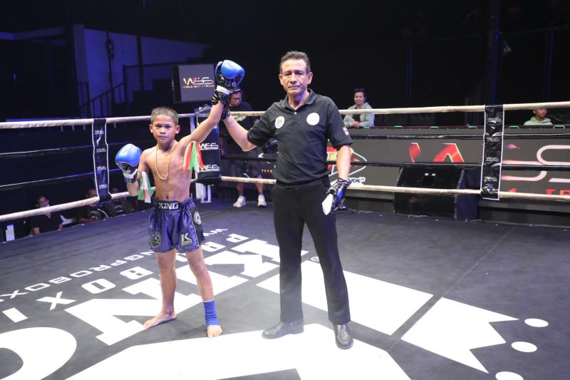 คู่ที่ 8 พิกัด 33 กก. ไก่ชน สจ.โหน่งชลบุรี ...แพ้คะแนน... เพชรทอง เสี่ยแต๊กน้ำแข็งหลอด