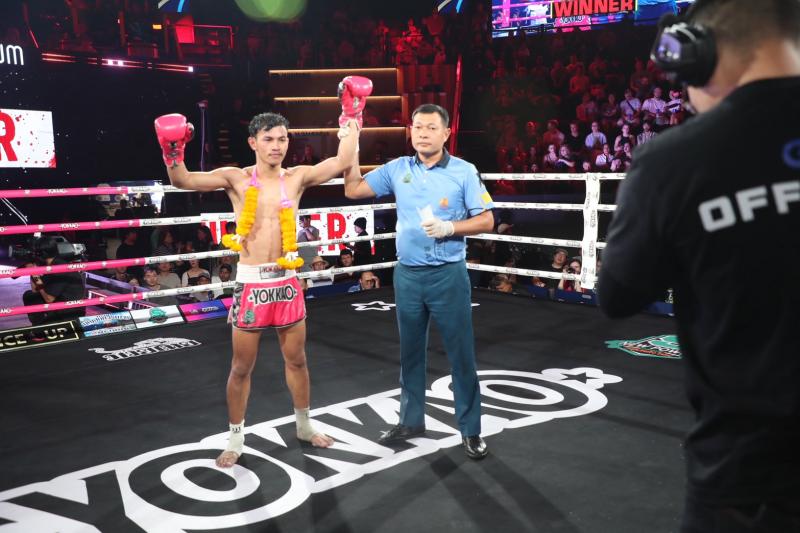 คู่แรก คู่ที่ 1 พิกัด 120 ปอนด์ จ้าวซัน กรุงเทคโน ...ชนะคะแนน... ขงเบ้ง ส.ทองภูบาล คู่แรก คู่ที่ 1 พิกัด 120 ปอนด์ จ้าวซัน กรุงเทคโน ...ชนะคะแนน... ขงเบ้ง ส.ทองภูบาล