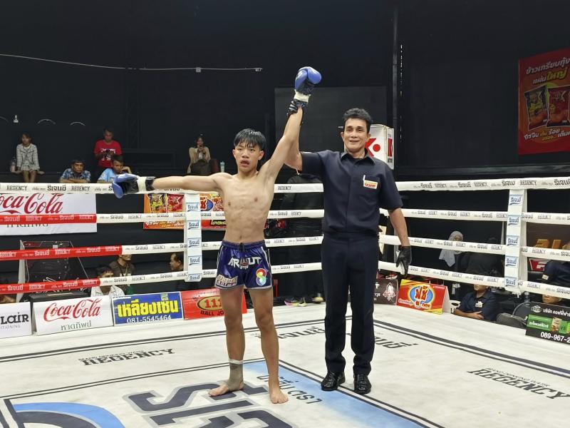 คู่ที่ 4 พิกัด 111 ปอนด์ ฟ้าเมฆินทร์ เพชรแพรวพราว ...แพ้คะแนน... เหลี่ยมเพชร MBT.มวยไทย