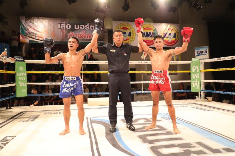 คู่ที่ 4 พิกัด 127 ปอนด์ พรเสน่ห์ ส.ภูมิภัทร ...เสมอ... เพชรอภิชาติ อภิชาติมวยไทย คู่ที่ 4 พิกัด 127 ปอนด์ พรเสน่ห์ ส.ภูมิภัทร ...เสมอ... เพชรอภิชาติ อภิชาติมวยไทย