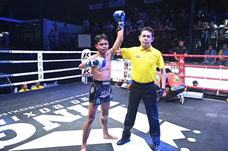 คู่ที่ 2 พิกัด 109 ปอนด์ ธนูเพชร ต.แย้มสวน ...แพ้น็อกยก 1... ไชยสงคราม ลูกสวน