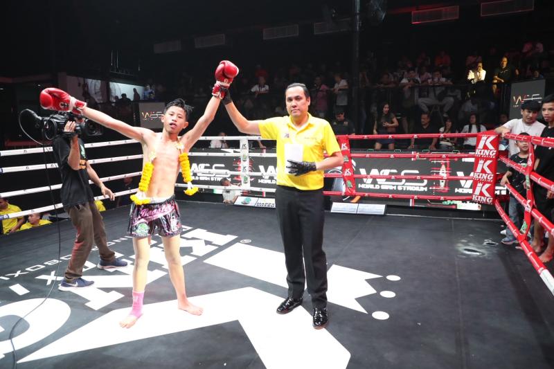 คู่ที่ 8 พิกัด 44 กก. พรศิริ ส.ศิริรัตน์ ...ชนะคะแนน... เพชรพันไกร ศ.เพชรไทรงาม คู่ที่ 8 พิกัด 44 กก. พรศิริ ส.ศิริรัตน์ ...ชนะคะแนน... เพชรพันไกร ศ.เพชรไทรงาม