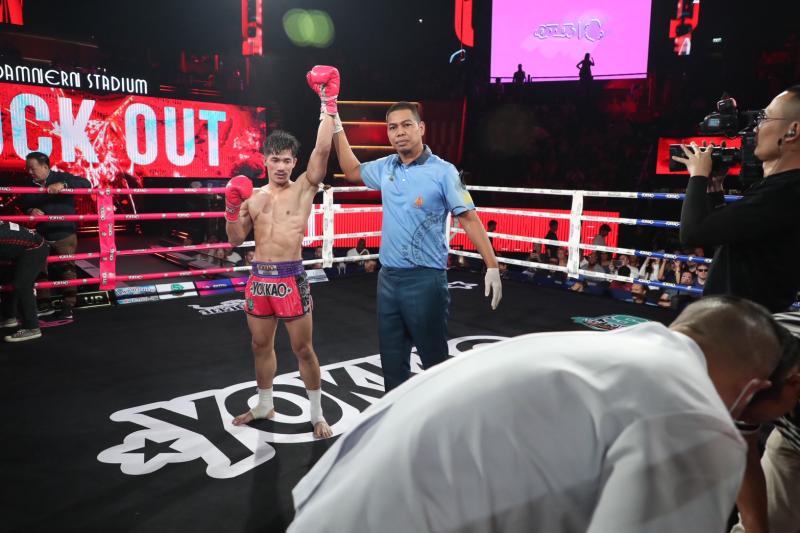 คู่แรก คู่ที่ 1 พิกัด 126 ปอนด์ วังทอง ว.คำชำนาญ ...ชนะน็อกยก 4... เจ็ดตำนาน ส.มณีแดง