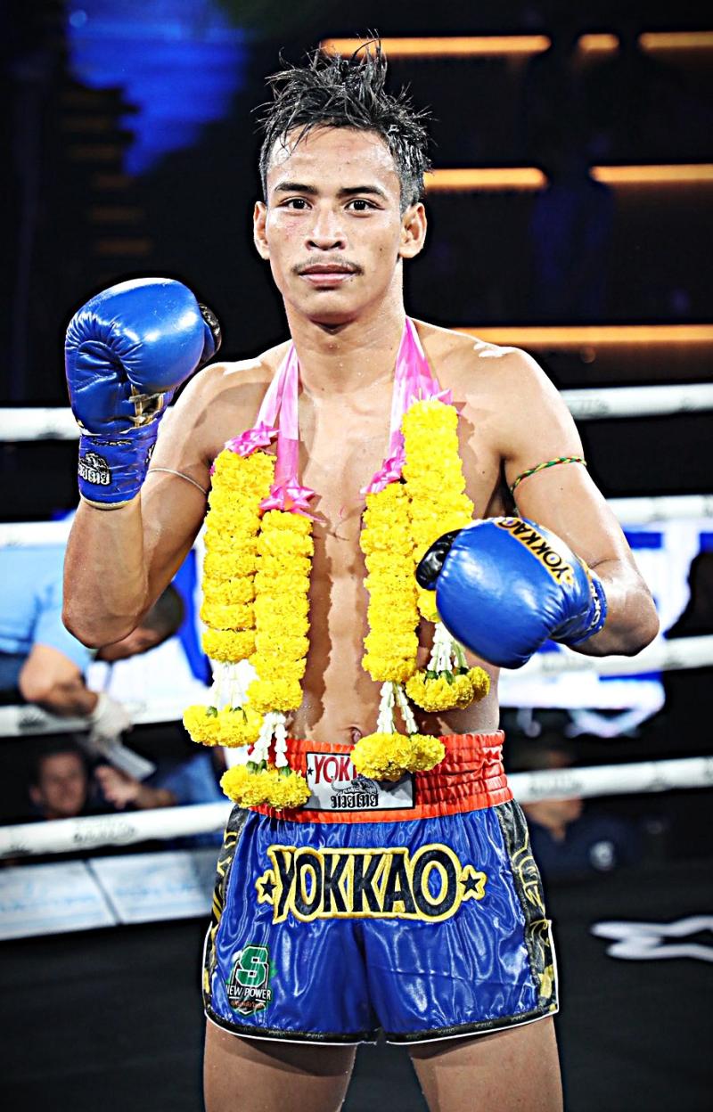 และคู่สุดท้าย คู่ที่ 9  พิกัด 126 ปอนด์ สิงห์ธนวัฒน์ นกยีนส์ลาดกระบัง ...แพ้คะแนน... เป๊ปซี่ ส.จารุว