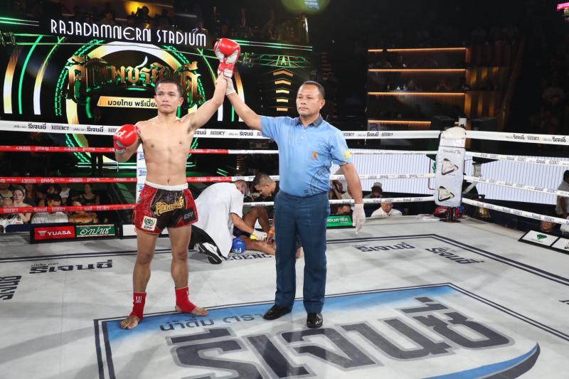 คู่ที่ 4  พิกัด 123 ปอนด์ แคนชัย พันธุ์ดักษ์รัตนบุรี ...ชนะน็อกยก 3... เพชรรุ่ง สก.เอกวิน