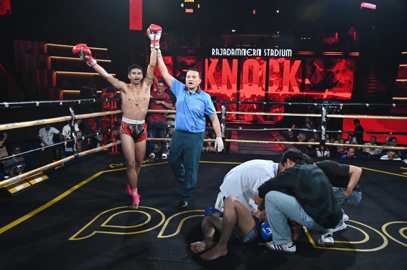 คู่ที่ 5 พิกัด 135 ปอนด์ โยธาฤทธิ์ เทพภาคิน ...ชนะน็อกยก 3... พีระพัฒน์ ศิษย์เสี่ยส่ง คู่ที่ 5 พิกัด 135 ปอนด์ โยธาฤทธิ์ เทพภาคิน ...ชนะน็อกยก 3... พีระพัฒน์ ศิษย์เสี่ยส่ง