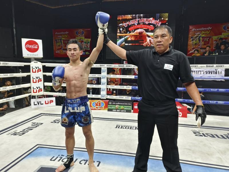 คู่ที่ 8 พิกัด 104 ปอนด์ เก็บตก สท.เชษฐ์บ้านเขว้า ...แพ้คะแนน... เบิกฤทธิ์ ลูกเมืองเพชร คู่ที่ 8 พิกัด 104 ปอนด์ เก็บตก สท.เชษฐ์บ้านเขว้า ...แพ้คะแนน... เบิกฤทธิ์ ลูกเมืองเพชร