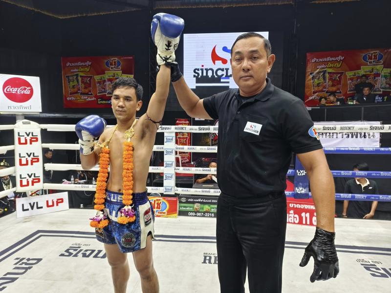 คู่ที่ 9 พิกัด 126 ปอนด์ ยอดทองไท ก.วุฒิชัย ...แพ้น็อกยก 2... พยัคฆ์หิรัญ ลูกเมืองเพชร คู่ที่ 9 พิกัด 126 ปอนด์ ยอดทองไท ก.วุฒิชัย ...แพ้น็อกยก 2... พยัคฆ์หิรัญ ลูกเมืองเพชร