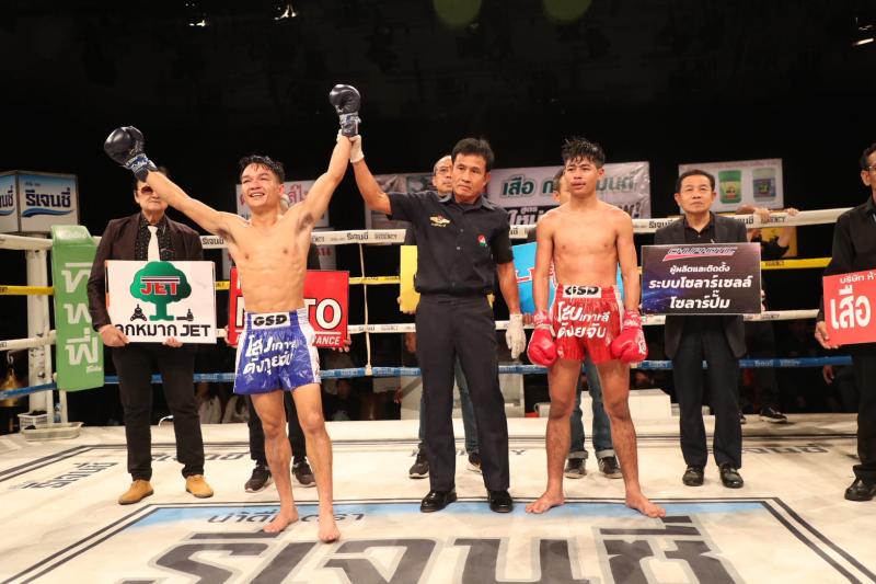 คู่ที่ 3 พิกัด 115 ปอนด์ ก้องธรณี ท็อปแฟรี่ยิม ...แพ้คะแนน... ดาวินชี่ ลักกี้บันเทิง คู่ที่ 3 พิกัด 115 ปอนด์ ก้องธรณี ท็อปแฟรี่ยิม ...แพ้คะแนน... ดาวินชี่ ลักกี้บันเทิง