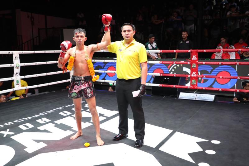 คู่ที่ 3 พิกัด 115ต่อ116 ปอนด์ พันลำ ส.สมหมาย ...ชนะคะแนน... ฉัตรเพชร เกียรติธงยศ คู่ที่ 3 พิกัด 115ต่อ116 ปอนด์ พันลำ ส.สมหมาย ...ชนะคะแนน... ฉัตรเพชร เกียรติธงยศ