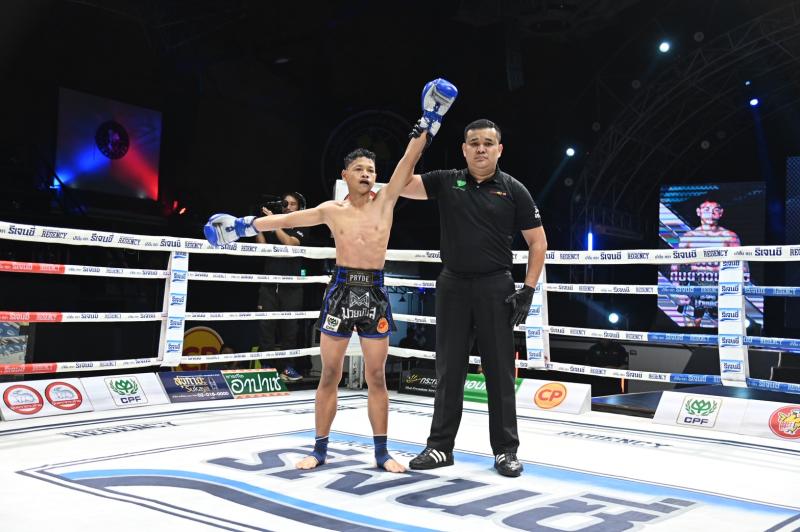 คู่แรก คู่ที่ 1 พิกัด 102 ปอนด์ พรสวรรค์ ศูนย์กีฬากุดฉิม ...แพ้น็อกยก 3... โจเซฟ ศิษย์จอมยุทธ