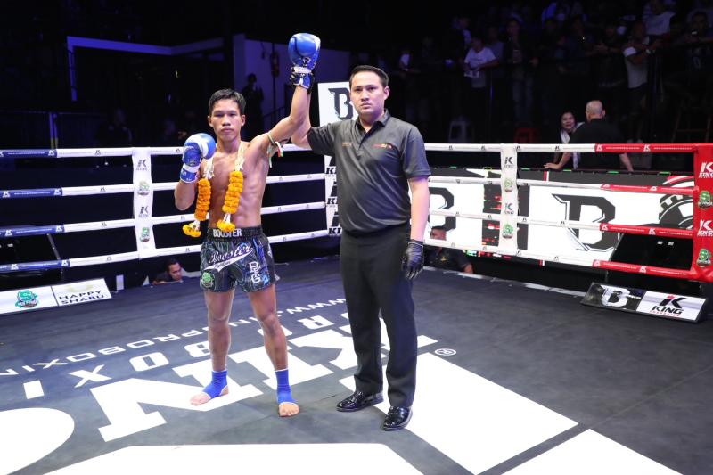 คู่ที่ 3 พิกัด 117 ปอนด์ เห่าดง เกียรติบ้านหลา ...แพ้น็อกยก 2... ดาวิด อาหมิงมวยไทย