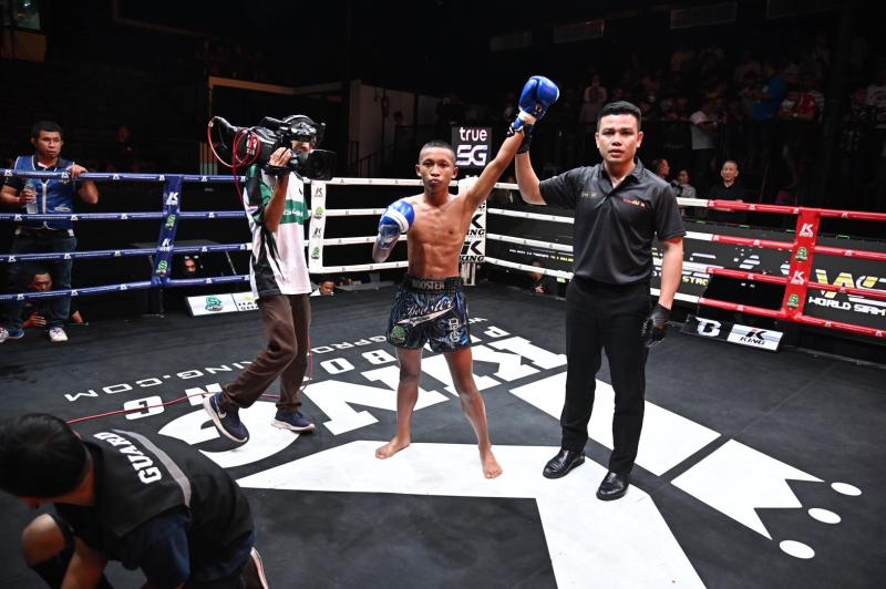 คู่ที่ 7 พิกัด 43 กก. แก้ว อัศวินมือถือ ...แพ้น็อกยก 3... ธนกร สิงห์นครแว่น