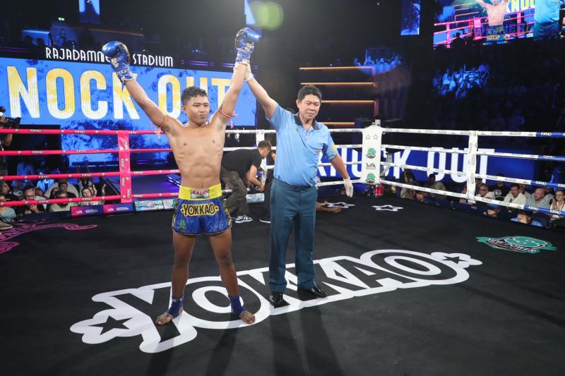 คู่ที่ 3 พิกัด 120 ปอนด์ เมืองชัย ศิษย์กำนันเหน่ง ...แพ้น็อกยก 4... นิลพัท ส.บุญมีฤทธิ์