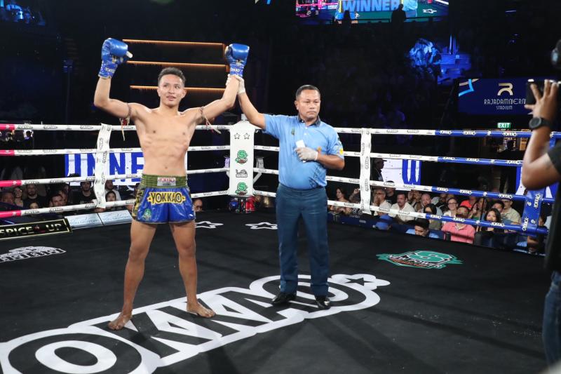 คู่ที่ 4  พิกัด 139 ปอนด์ ชาติมังกร ช.ห้าพยัคฆ์ ...แพ้คะแนน... พลอยอภิชาติ อภิชาติมวยไทยยิม