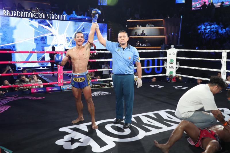 คู่ที่ 6 พิกัด 142 ปอนด์ เพชรภาคใหม่ เอฟ.เอ.กรุ๊ป ...แพ้น็อกยก 3... ดัง ศ.นิยมทรัพย์