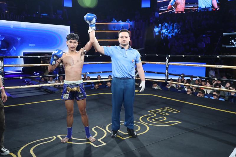 คู่ที่ 5 พิกัด 105 ปอนด์ ก้องทัพ ดาบทิตบางรัก ...แพ้น็อกยก 2... ตี๋เล็ก ม.รวมใจเพื่อน