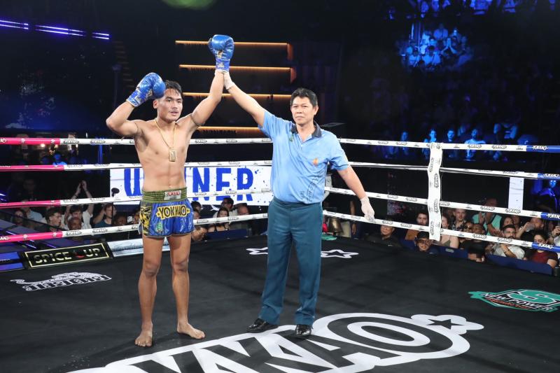 คู่ที่ 4  พิกัด 131 ปอนด์ แรมบ๊อง ส.เถระพัฒน์ ...แพ้คะแนน... ศิลาเงิน ลานนาโฮมแอนด์เรสเตอร์รอง