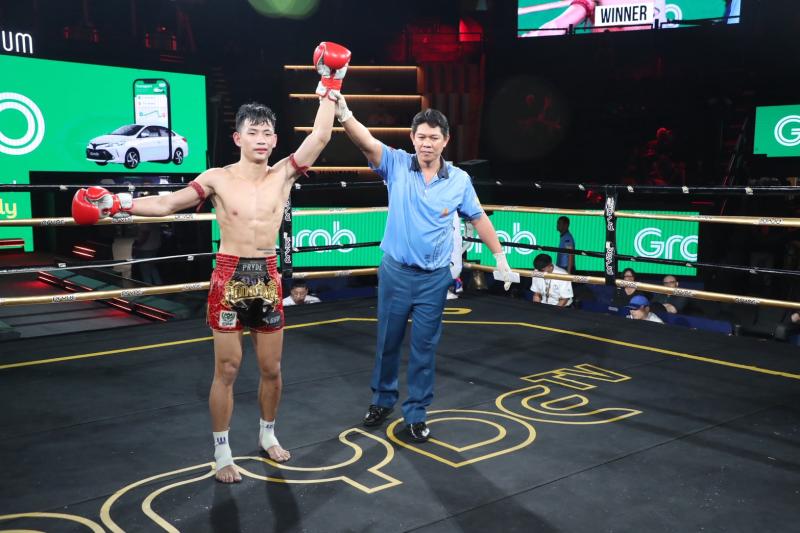 และคู่สุดท้าย คู่ที่ 9  พิกัด 120 ปอนด์ ปืนใหญ่ ภ.หลักบุญ ...ชนะคะแนน... สะเดาทอง นุ้ยสี่มุมเมือง